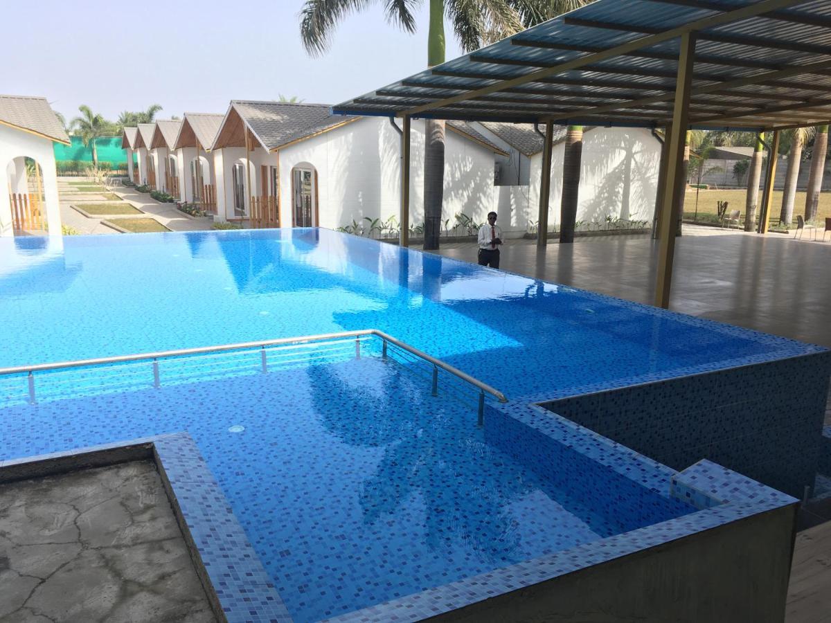 Vits Daman Devka Beach Exterior foto